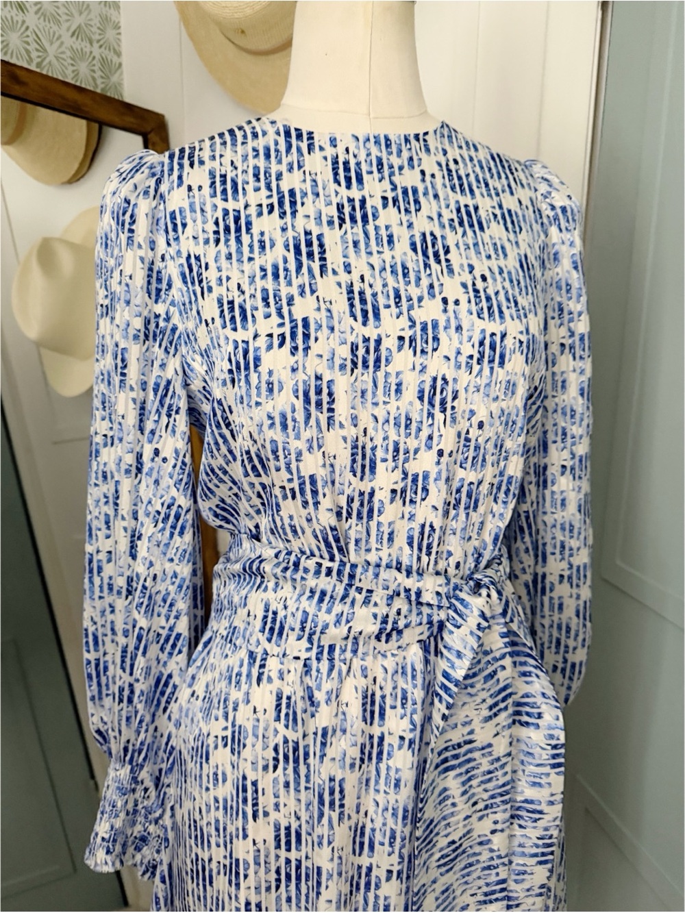 Alice + Olivia Molli Floral Tie Waist Dress Size 6 - Picture 10 of 12